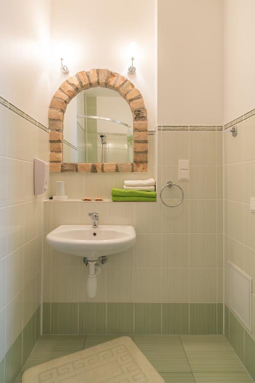 Hotel Viesu Maja Janis à Madona Chambre photo