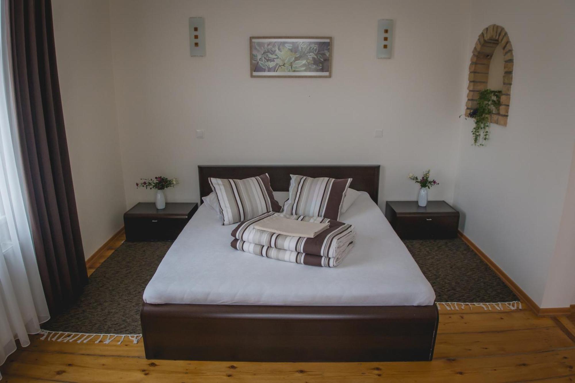 Hotel Viesu Maja Janis à Madona Extérieur photo