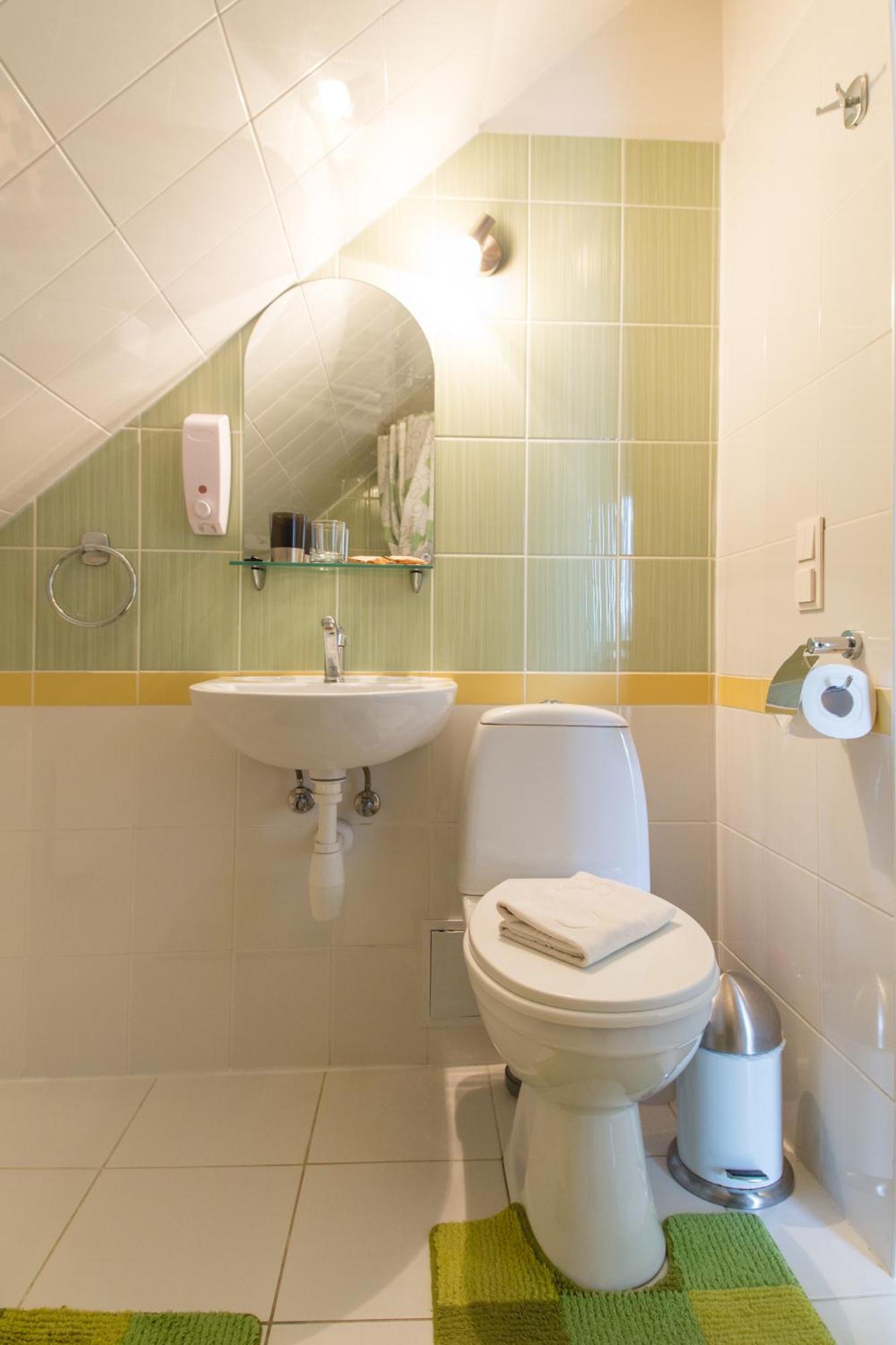 Hotel Viesu Maja Janis à Madona Chambre photo
