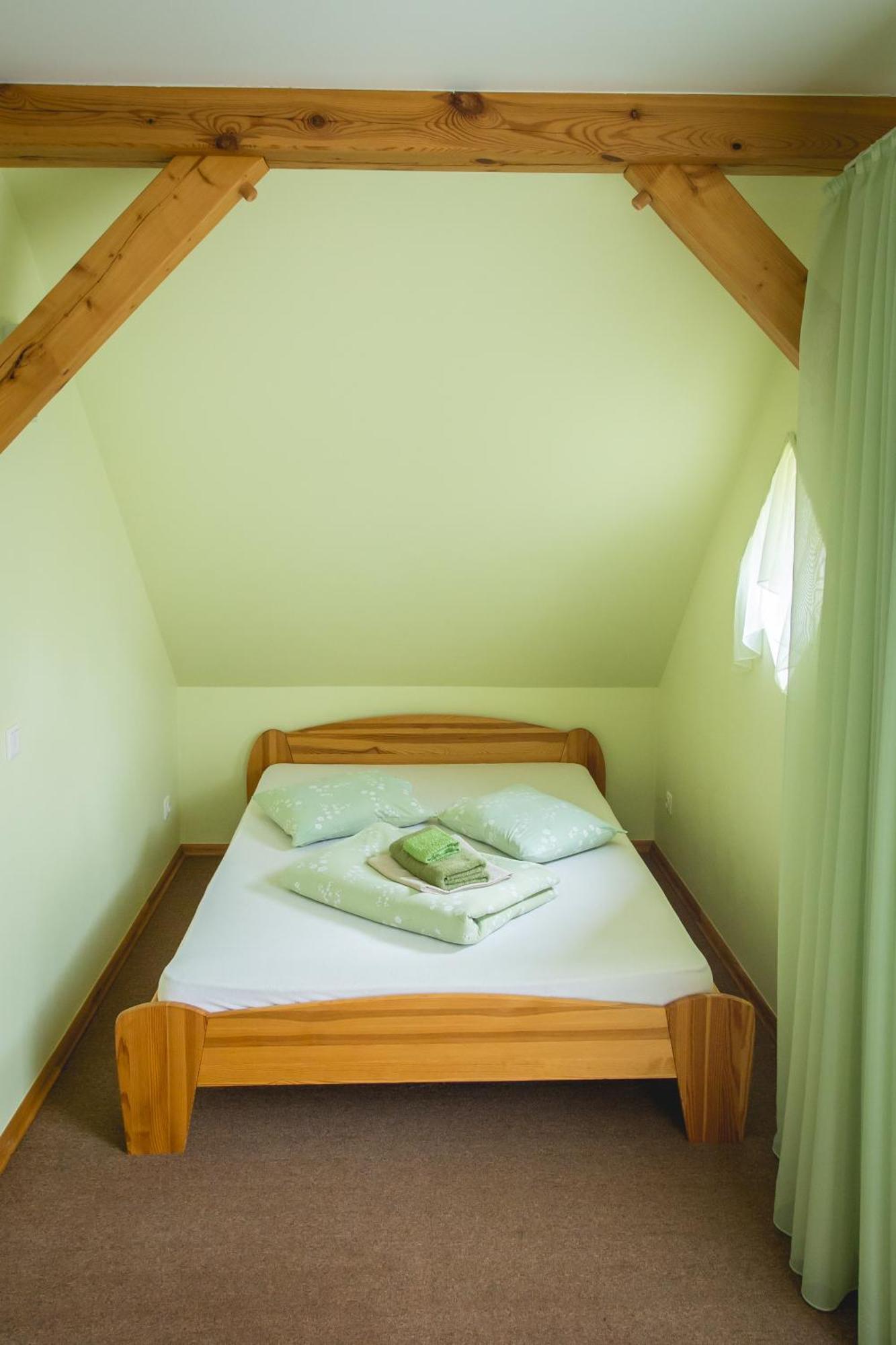 Hotel Viesu Maja Janis à Madona Extérieur photo